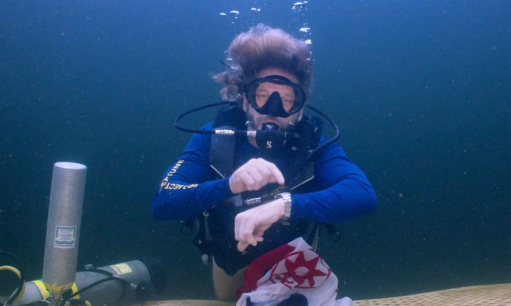 “深海博士”海底小屋生活100天 創世界紀錄