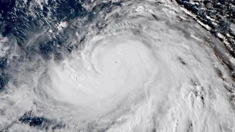 “卡努”转向，“双台风”影响仍不容小觑