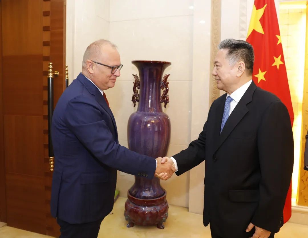 中国与塞尔维亚签署关于相互承认海员证书的协议