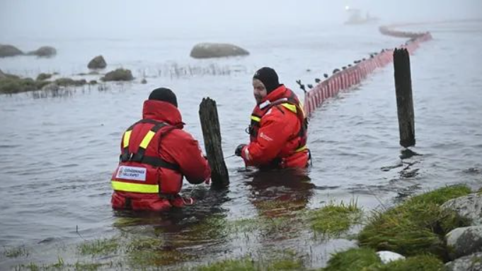 【事故】瑞典海域一渡轮搁浅，船体破损