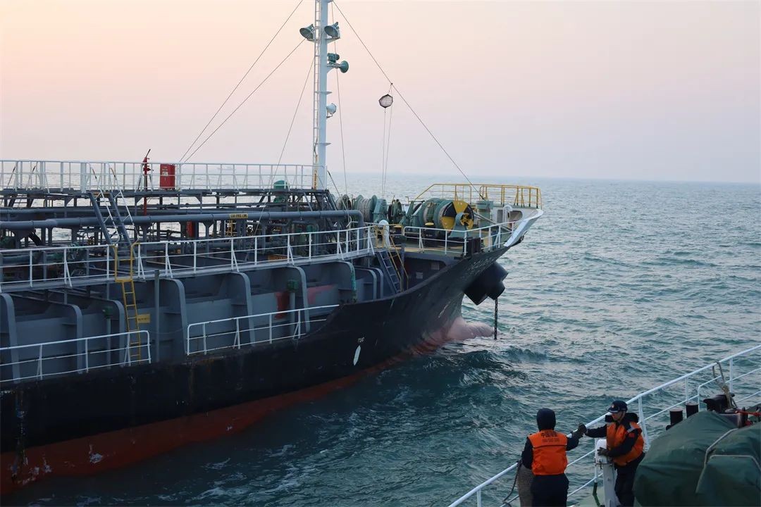 一外籍船舶违反规定抛锚，上海海警局立案调查！