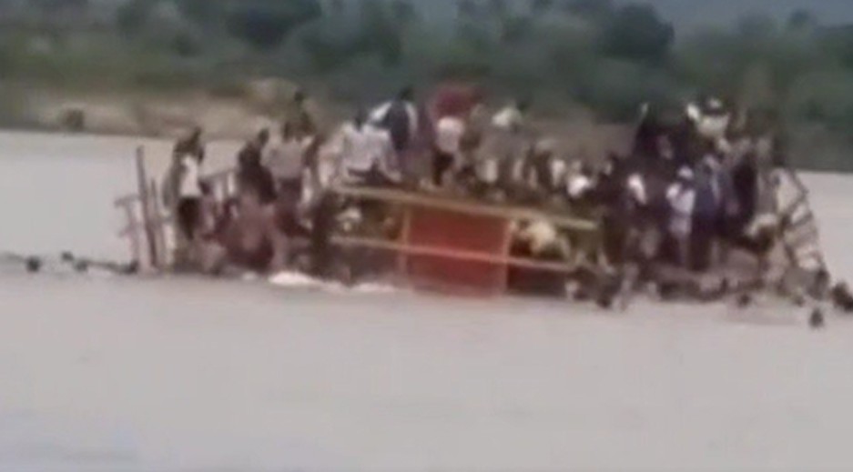 中非共和国300多人乘船赴葬礼遭遇翻船，已致62人遇难