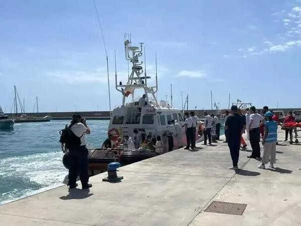 意大利南部海域发生两起移民船事故 至少11人死亡
