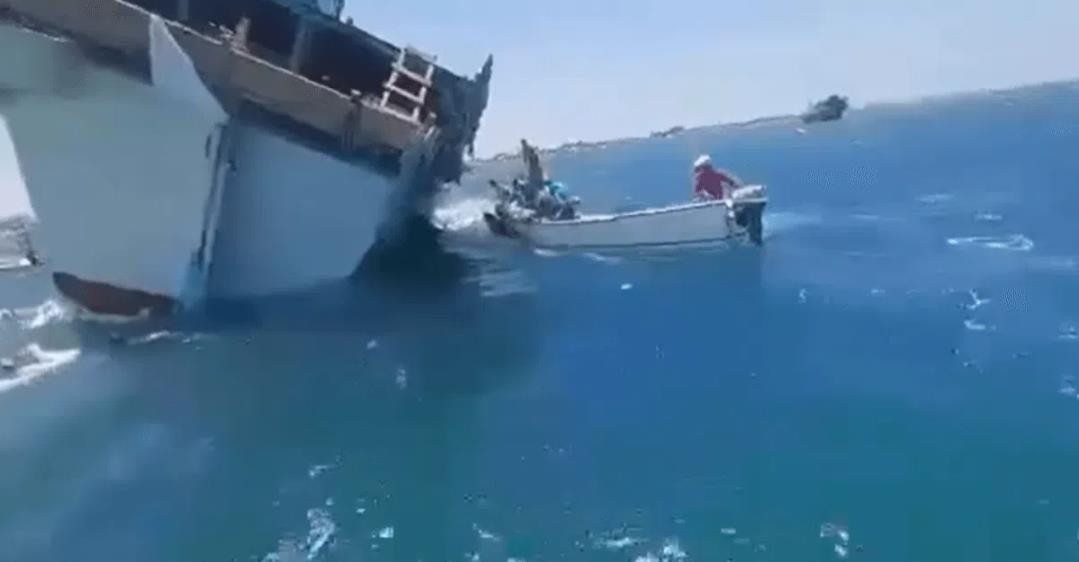 也门海域牲畜运输船倾覆 逾千只羊溺亡
