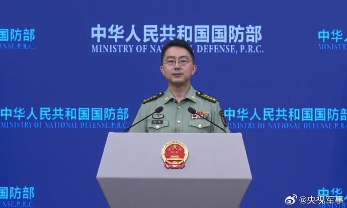 【回应】外国船只悬挂五星红旗防袭击，外交部回应：公道自在人心